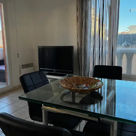 アパート Monaco Border, Terrace, Sea View & Parking *